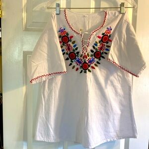 Women’s short sleeve hand-stitched cotton gauze shirt from Guatemala!